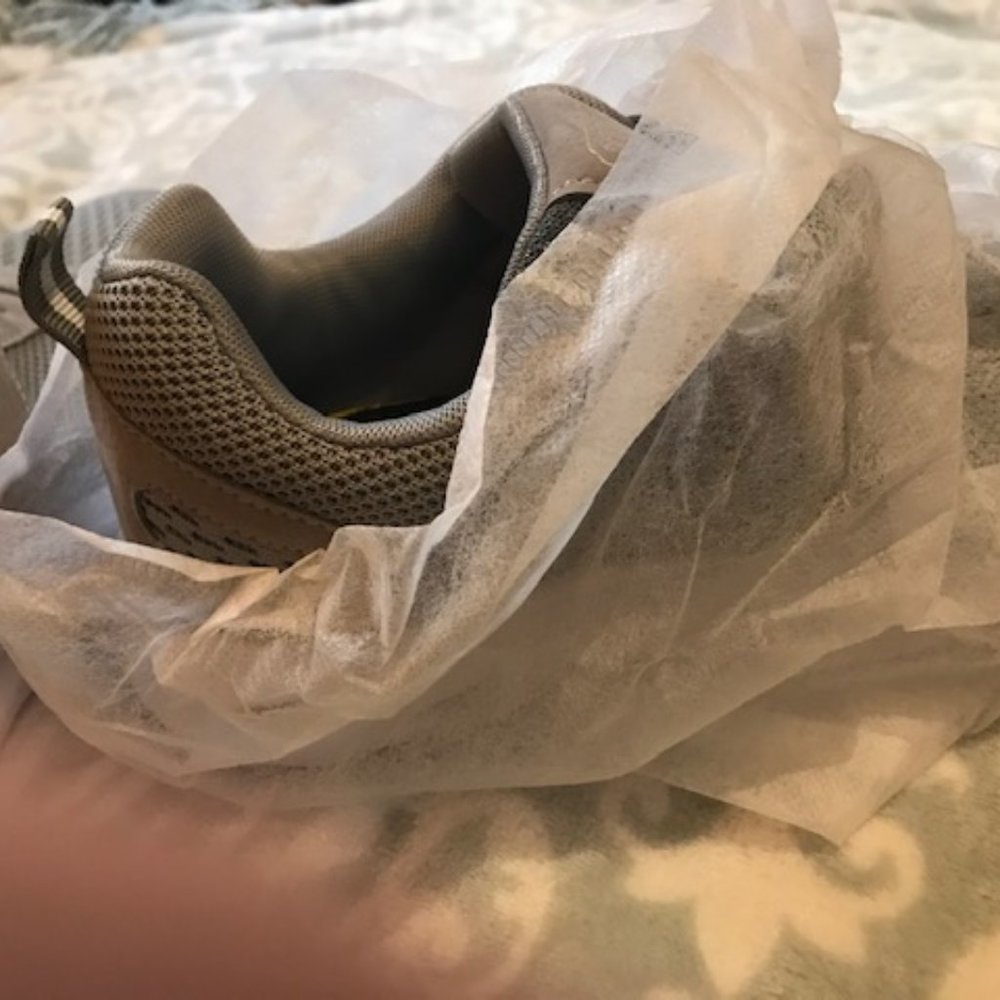 New Men’s Sneakers - Picture 6 of 8